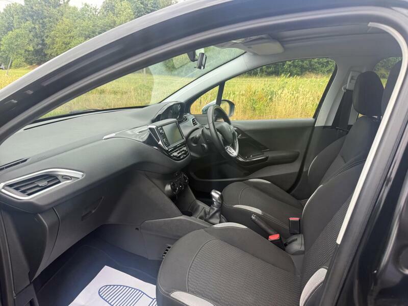 Peugeot 208 1.2 Style 82 Bhp Black #7