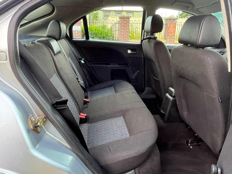 Ford Mondeo Hatchback 2.0 Tdci Ghia 200707 Grey #8