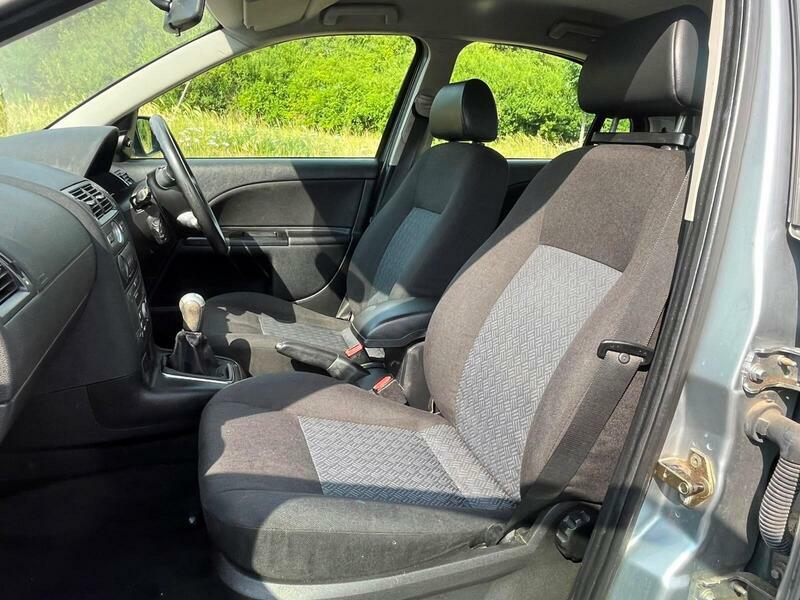 Ford Mondeo 1.8 LX Silver #6