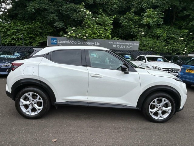 Nissan Juke Suv LF22KMG White #2