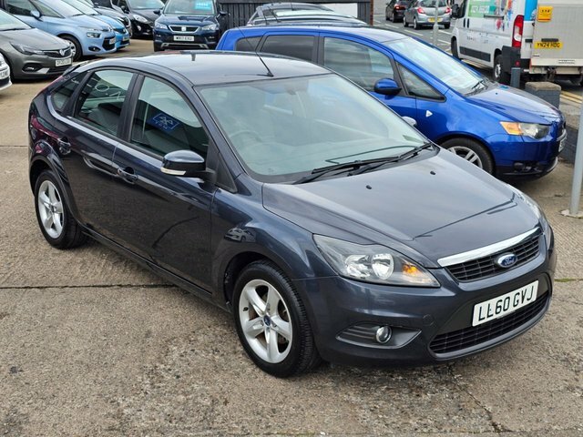 Ford Focus Hatchback Grey #2