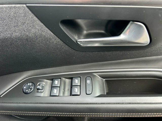 Peugeot 3008 Allure White #33