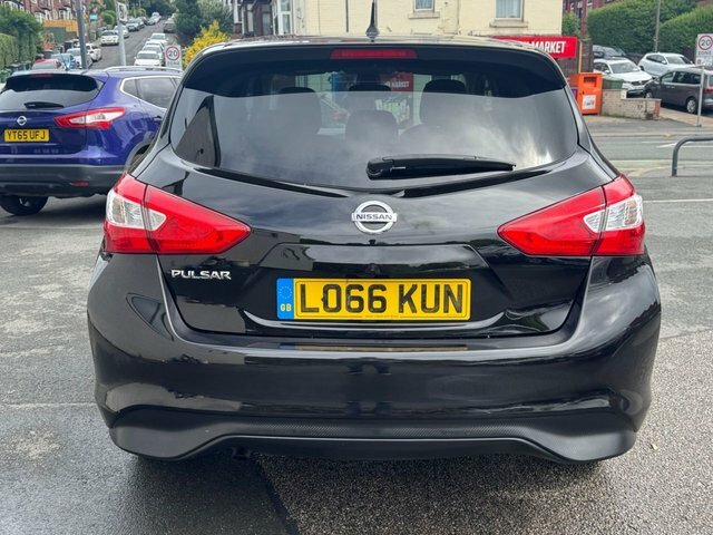 Nissan Pulsar Hatchback Black #4