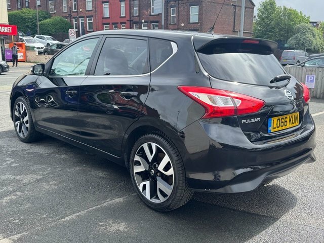 Nissan Pulsar Hatchback Black #5