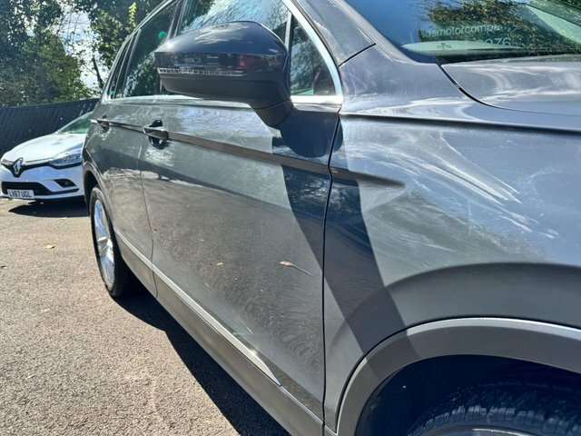 Volkswagen Tiguan Suv DE20LGY Grey #2