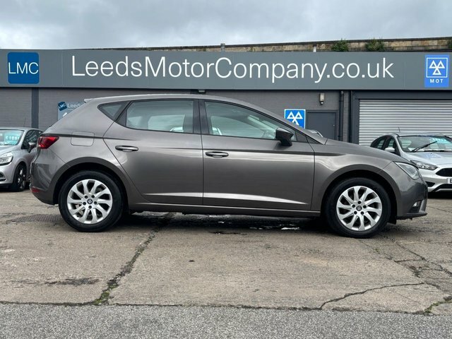 Seat Leon Hatchback Red #19