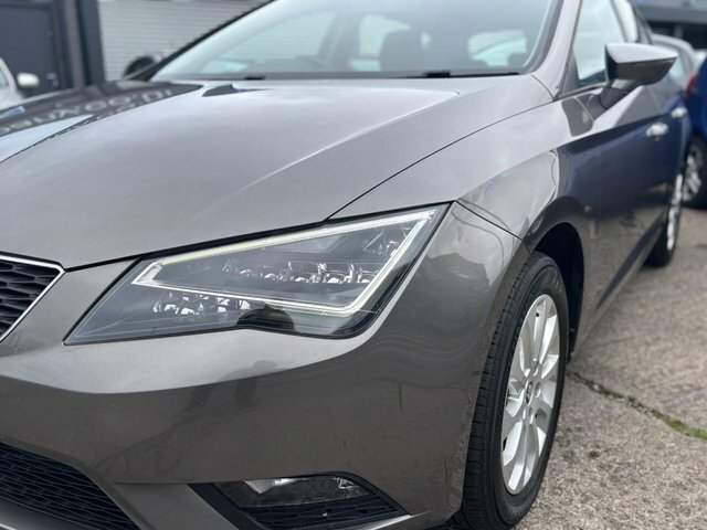 Seat Leon Hatchback Red #7