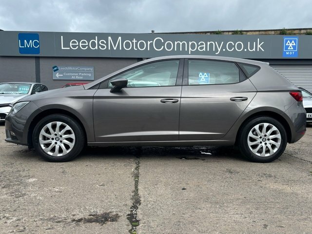 Seat Leon Hatchback Red #10