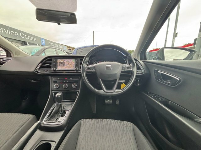Seat Leon Hatchback Red #39