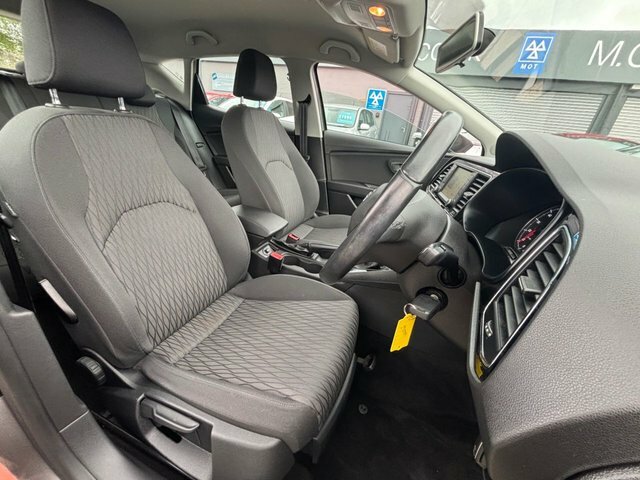 Seat Leon Hatchback Red #35