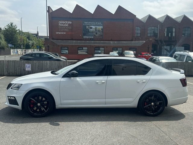 Skoda Octavia Hatchback White #6