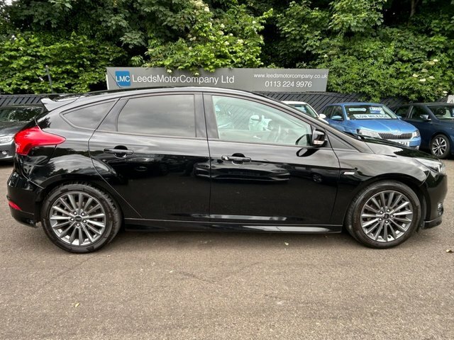Ford Focus Hatchback EF66OLV Black #2