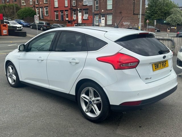 Ford Focus Hatchback BW17RCF White #5