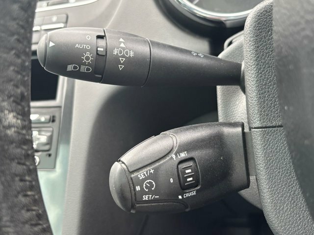 Peugeot 5008 5008 Active Blue Hdi Ss Black #38