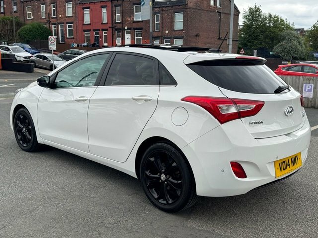 Hyundai I30 Hatchback White #5
