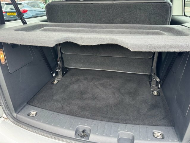 Volkswagen Caddy Maxi Life 2.0 Tdi #20