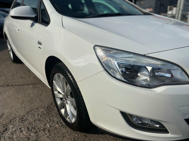 Vauxhall Astra Hatchback NA12FLR White #4