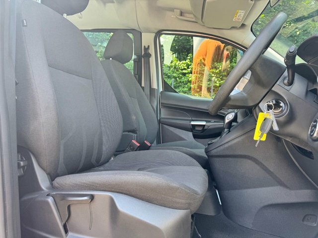 Ford Grand Tourneo Connect Mpv 1.5 Tdci Titanium 2017 Blue #34
