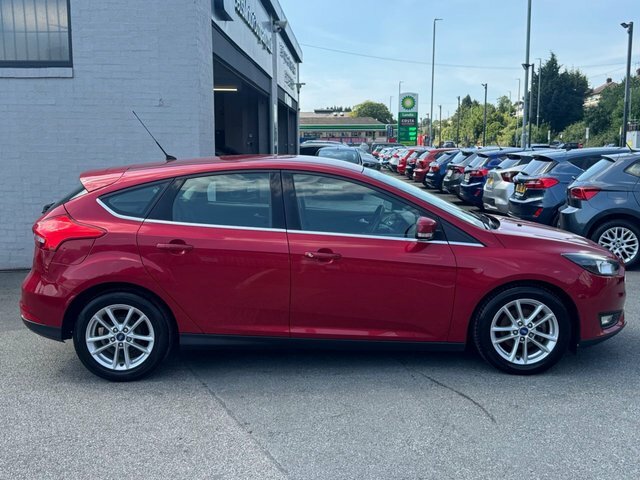 Ford Focus Hatchback Red #2