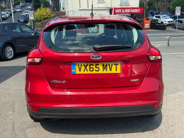 Ford Focus Hatchback Red #4