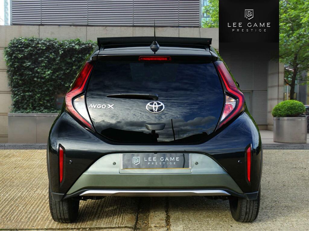 Toyota Aygo X Exclusive Green #6
