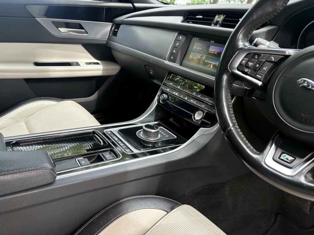 Jaguar XF 3.0D V6 S Black #24