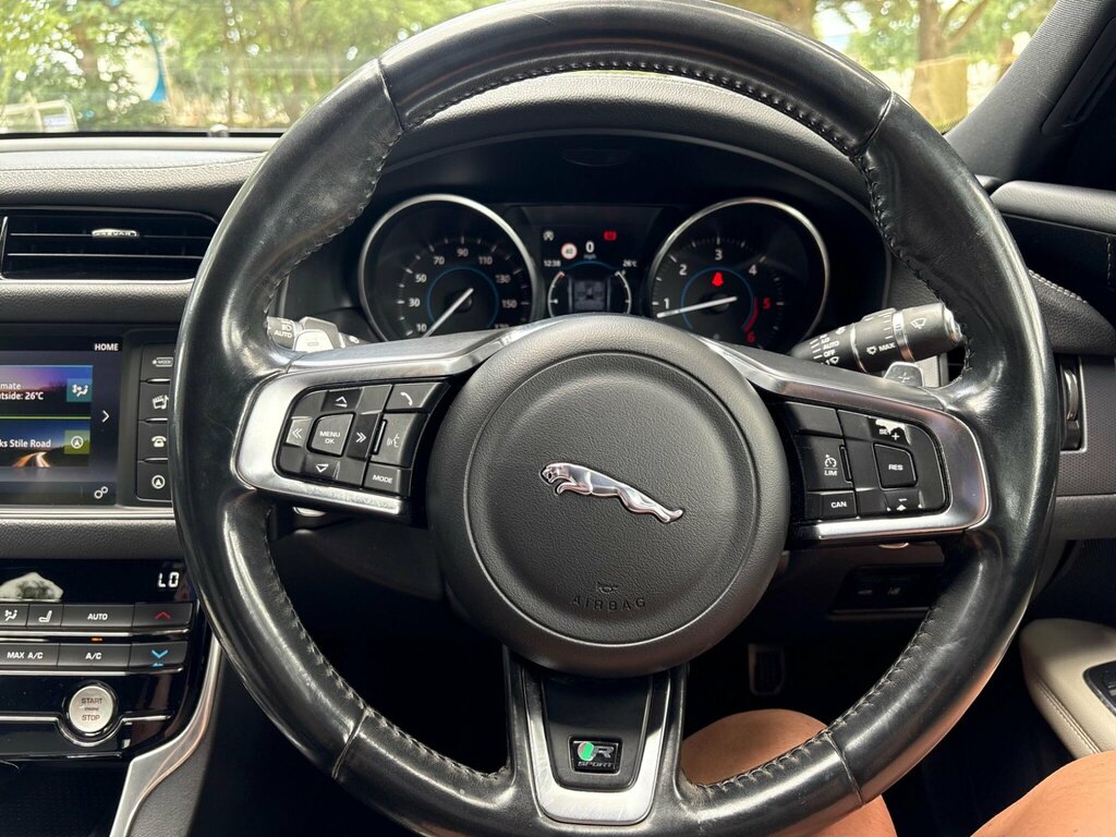 Jaguar XF 3.0D V6 S Black #37