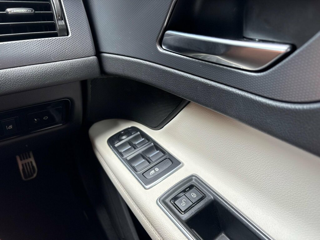 Jaguar XF 3.0D V6 S Black #43