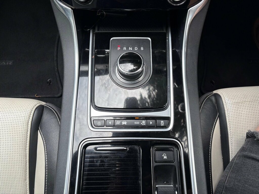 Jaguar XF 3.0D V6 S Black #39