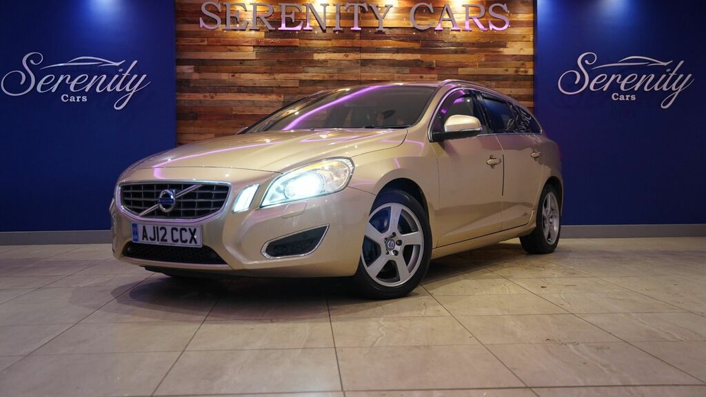 Volvo V60 2.0 D3 R-design Red #13