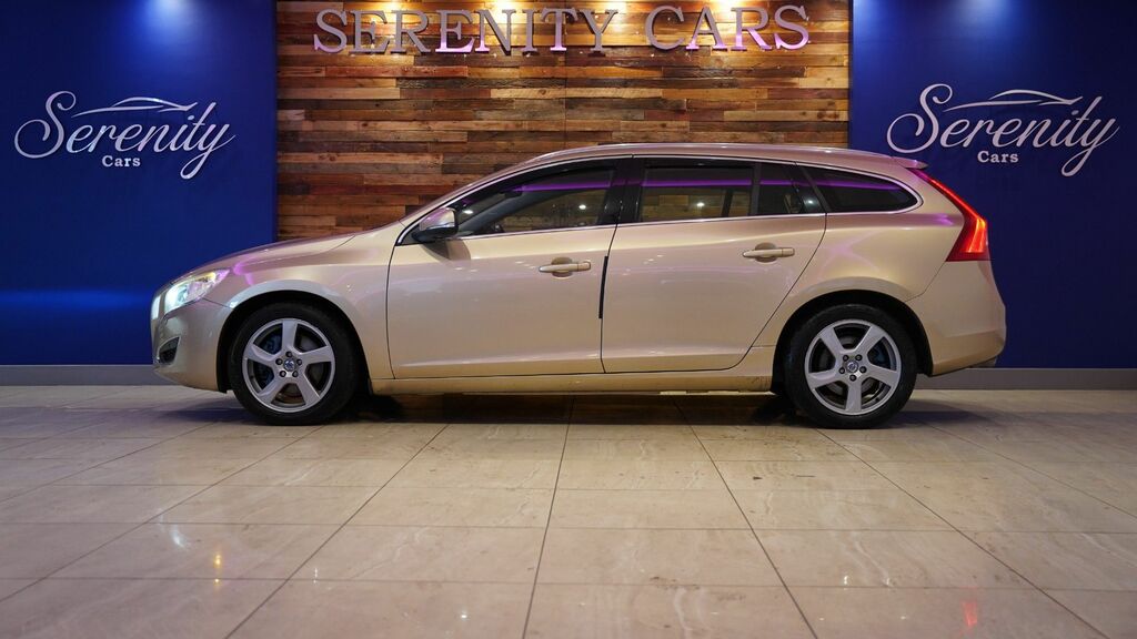 Volvo V60 2.0 D3 R-design Red #19