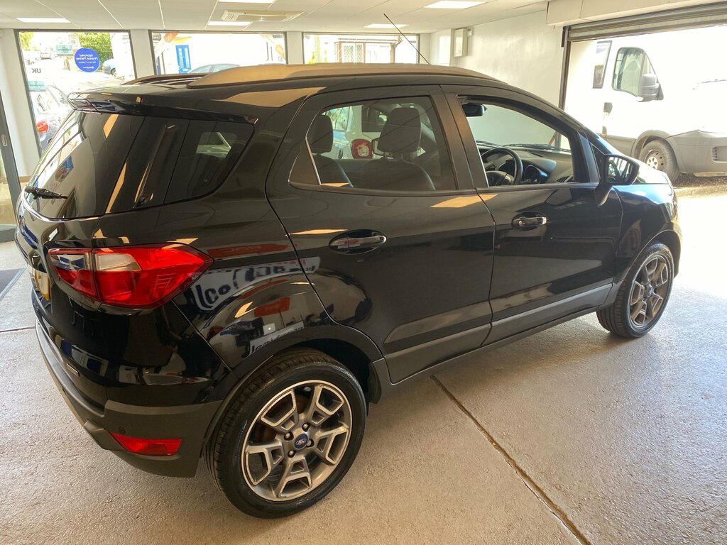 Ford Ecosport Titanium White #9