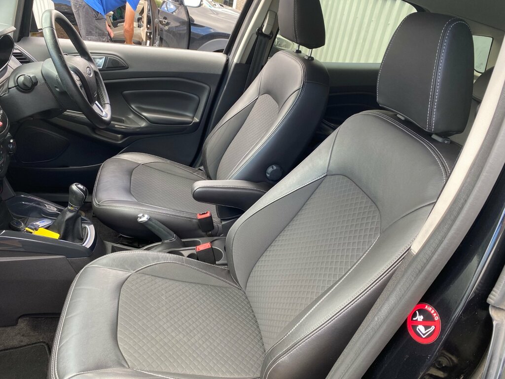 Ford Ecosport Titanium White #26