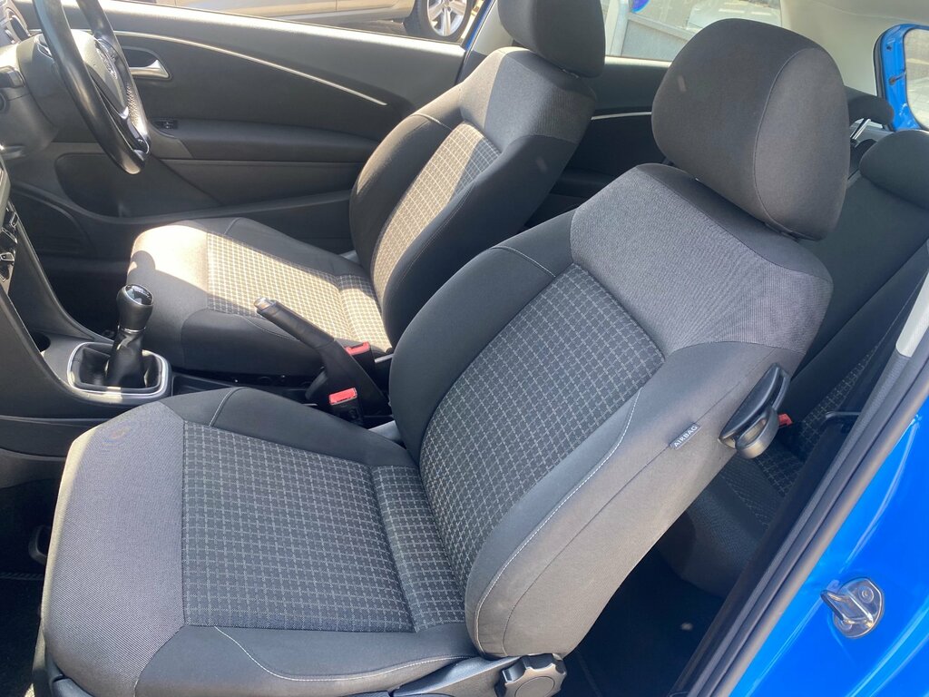 Volkswagen Polo Hatchback Red #17
