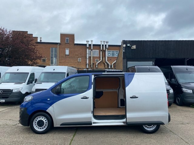 Peugeot Expert 1.5 Blue Hdi Professional NV70FFC White #2