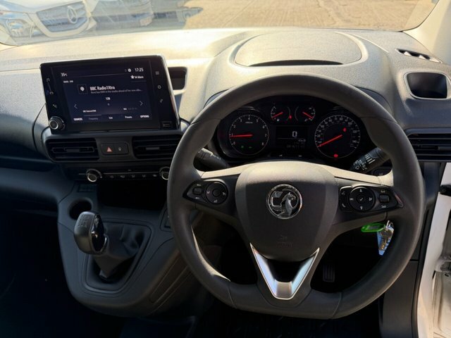 Vauxhall Combo 1.5 Turbo D 2300 White
