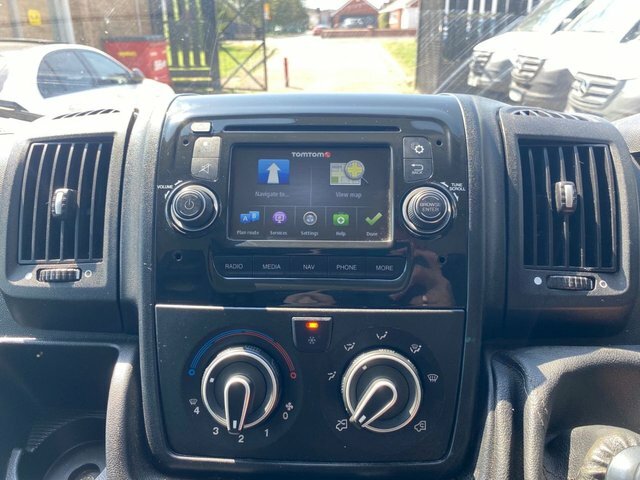 Peugeot Boxer 2.0 Bluehdi Professional 335 Silver #2