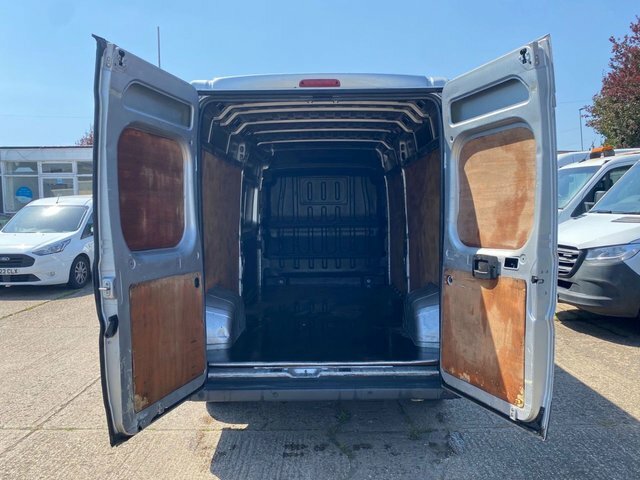 Peugeot Boxer 2.0 Bluehdi 435 Chassis Cab L4 E White #12