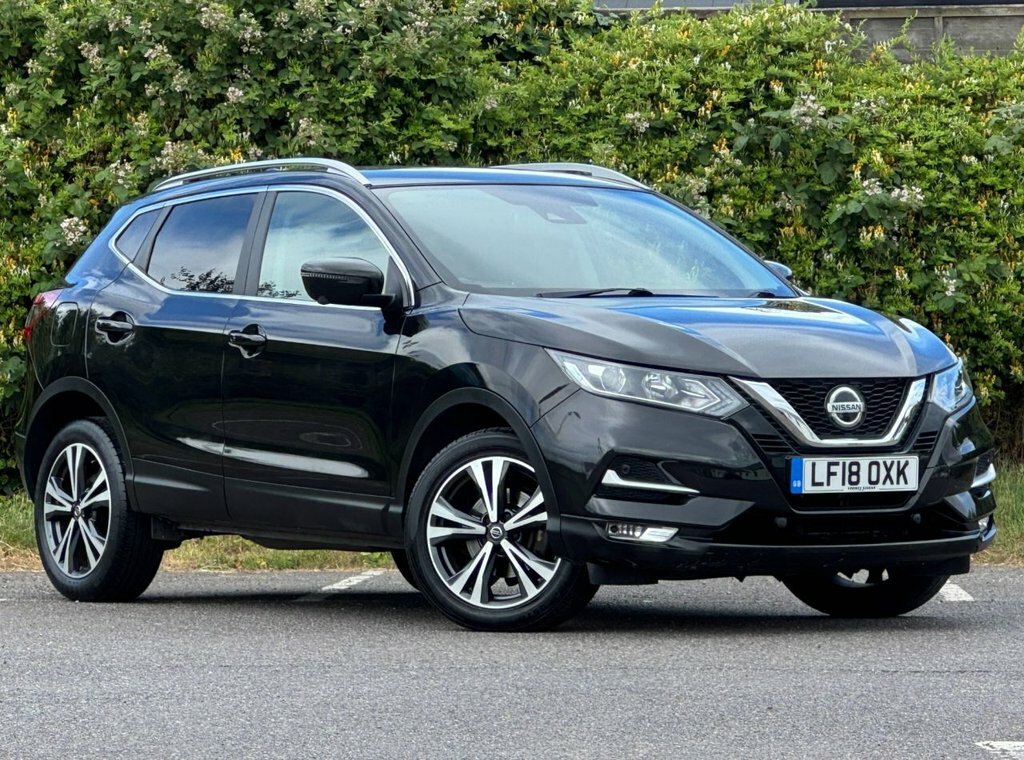 Nissan Qashqai 1.2L N-connecta Black