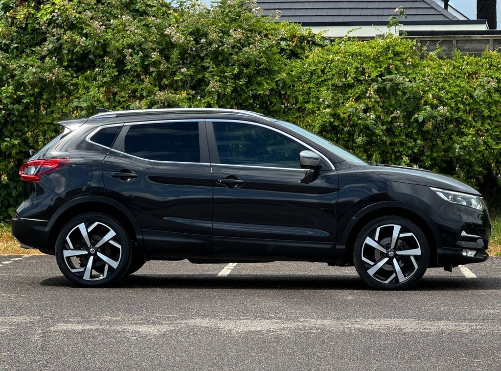Nissan Qashqai 1.2L Tekna LX18JZP Black #3