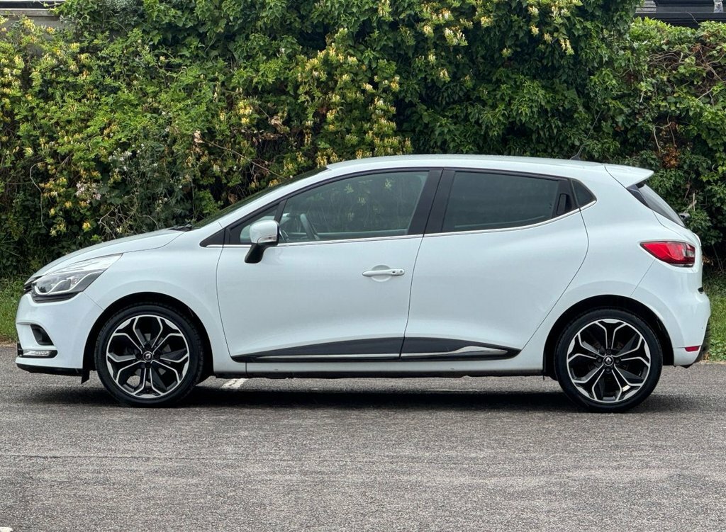 Renault Clio 0.9L Iconic EK69WHB White #4
