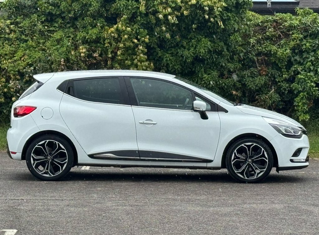 Renault Clio 0.9L Iconic EK69WHB White #3
