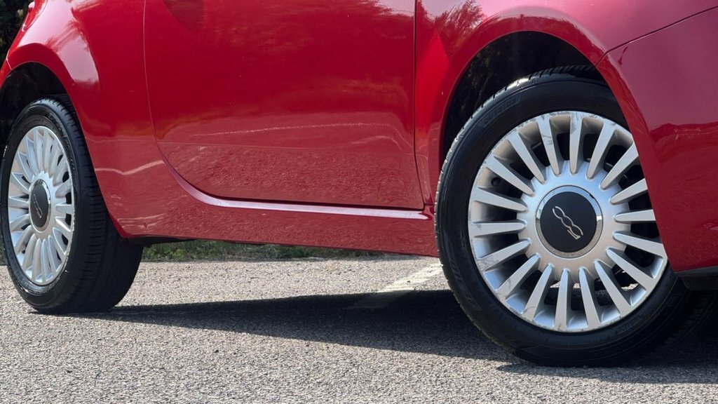Fiat 500 1.2L Lounge Red #5