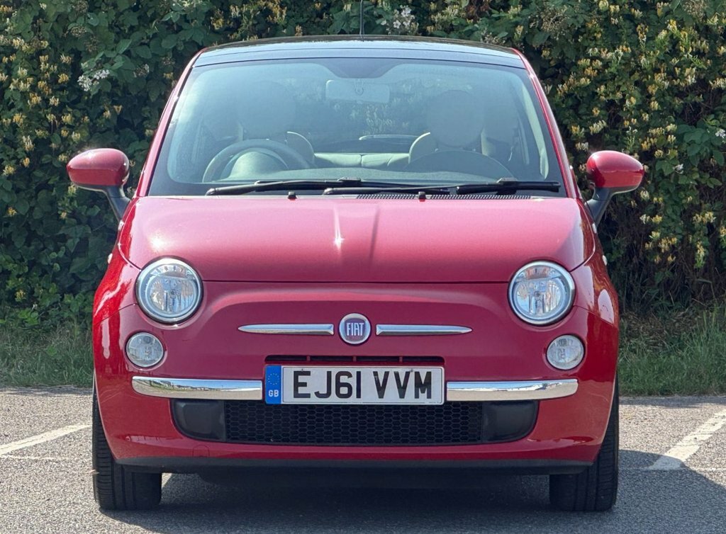 Fiat 500 1.2L Lounge Red #4