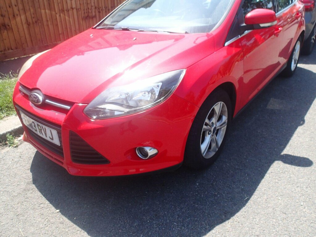 Ford Focus 1.6 Zetec Powershift Euro 5 Red #2