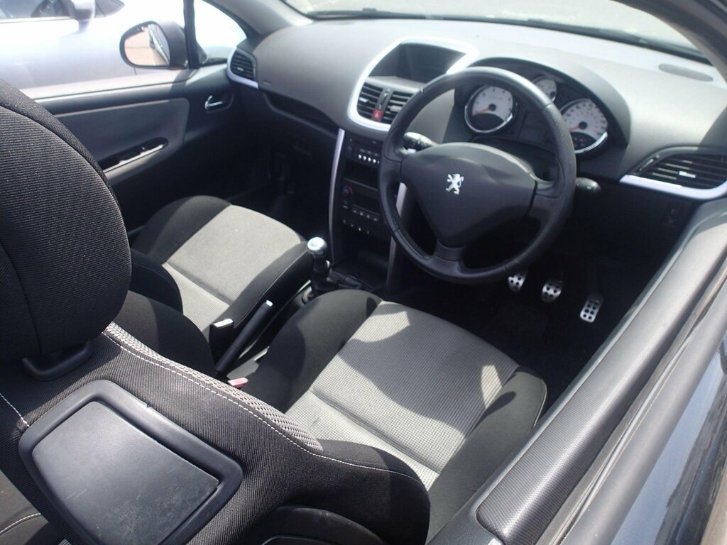 Peugeot 207 CC 1.6 16V Gt Black #4