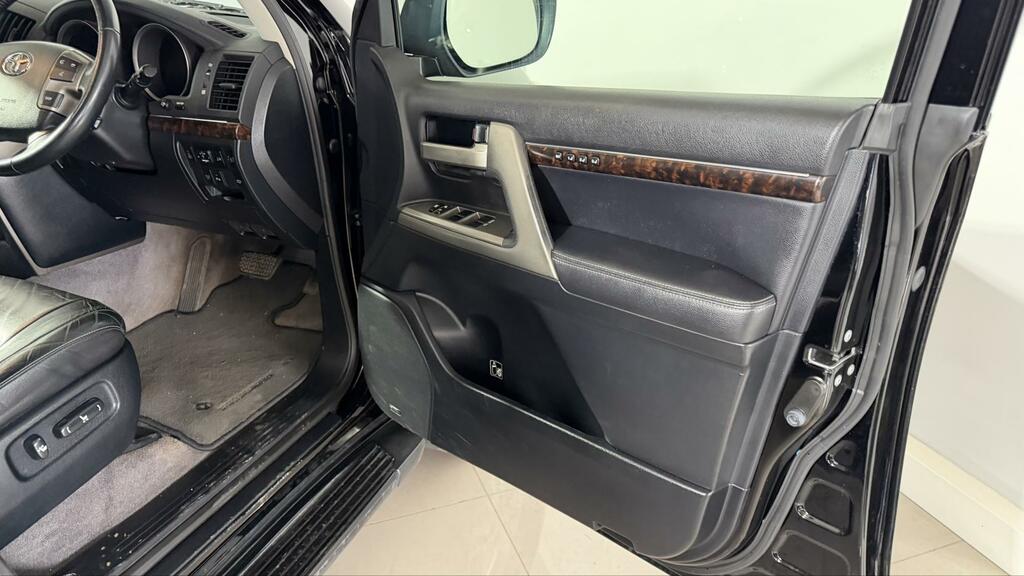 Toyota Land Cruiser V8 Land Cruiser V8 D-4d Silver #23