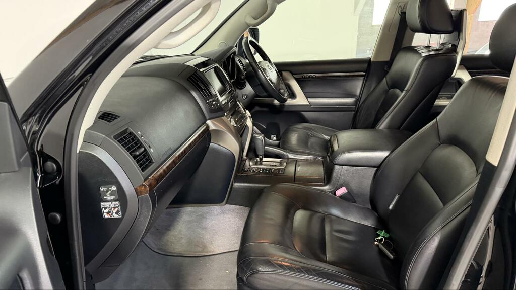 Toyota Land Cruiser V8 Land Cruiser V8 D-4d Silver #8