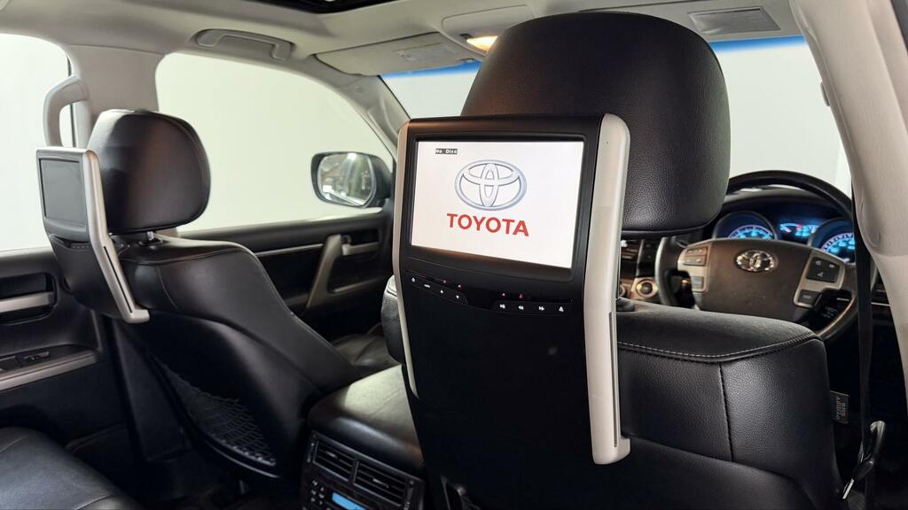 Toyota Land Cruiser V8 Land Cruiser V8 D-4d Silver #20