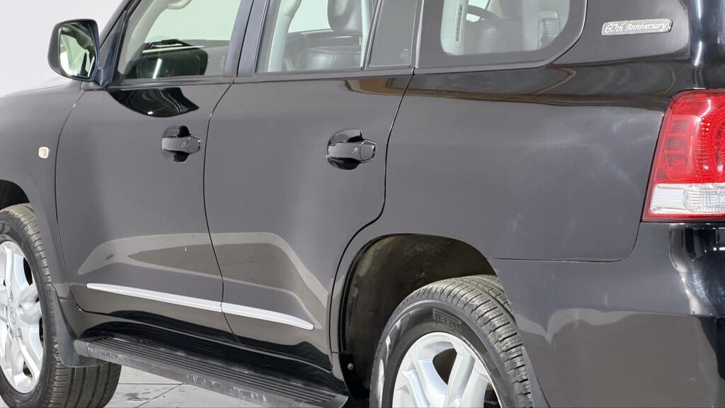 Toyota Land Cruiser V8 Land Cruiser V8 D-4d Silver #17